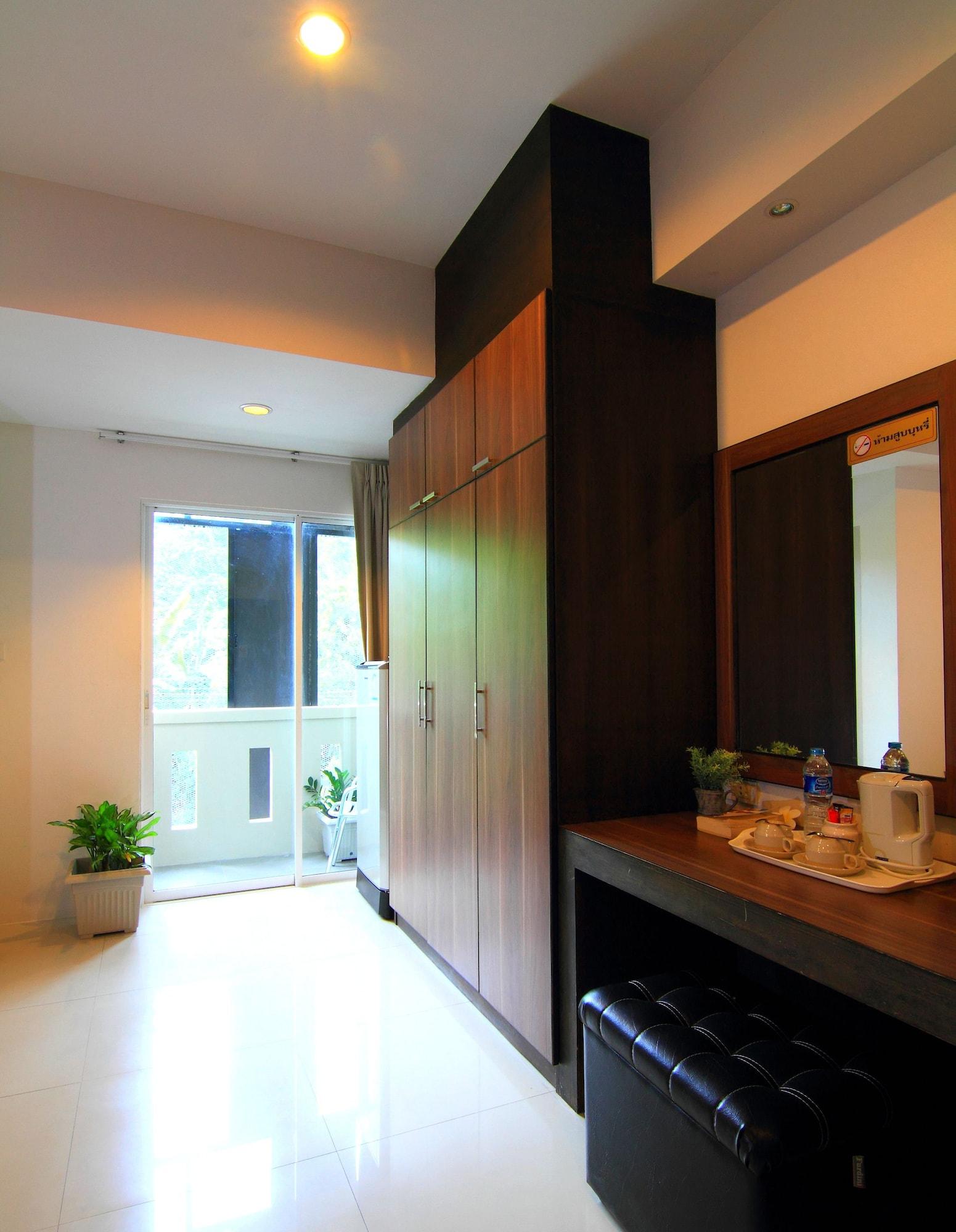คูล เรสซิเดนซ์ โรงแรม
